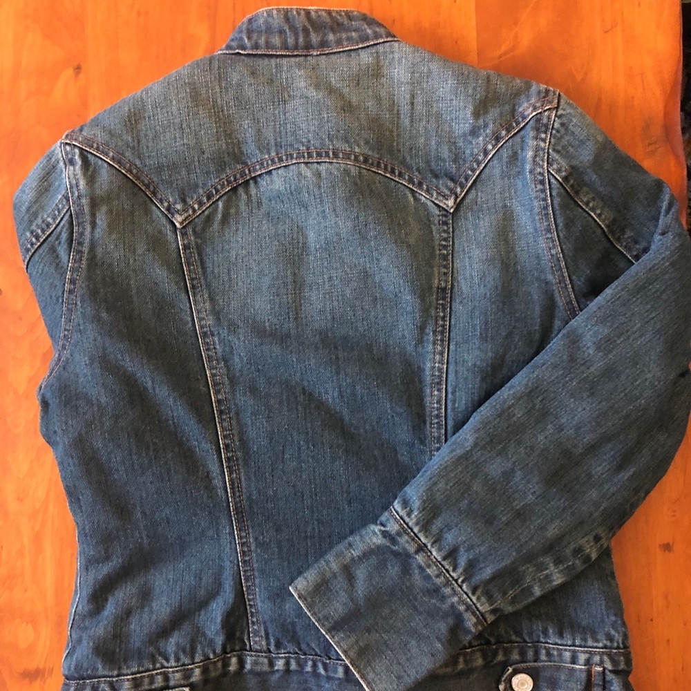 Gap - Picture 2 of 5